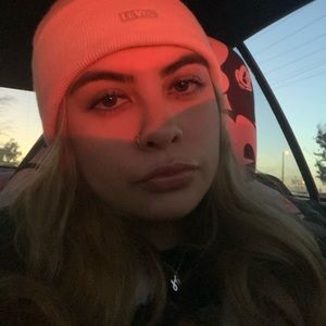 Meet your Posher, Jancy